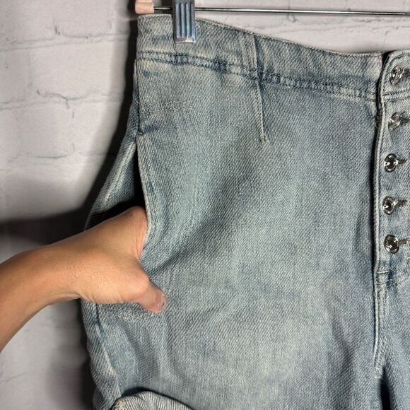 NEW We the Free People blue distressed relaxed cuffed denim shorts size 28 - Picture 3 of 10